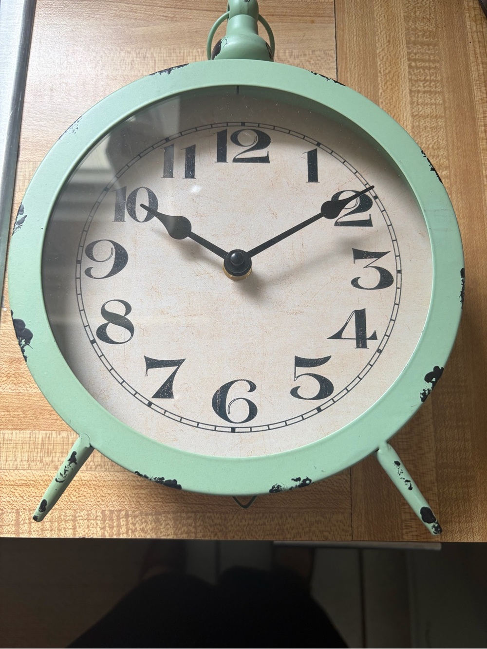 Vintage-Style Mint Green Table Clock - Home Wall Decor